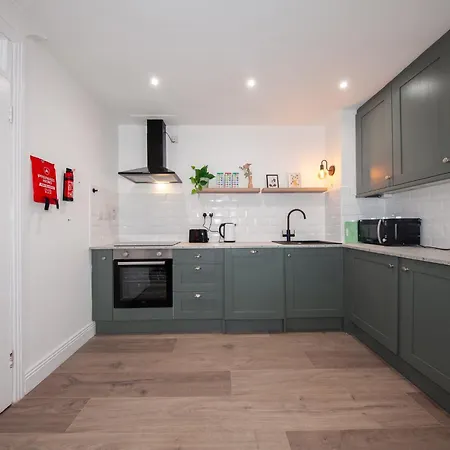 Apartment Beautiful 2 Bedroom Close To Centre