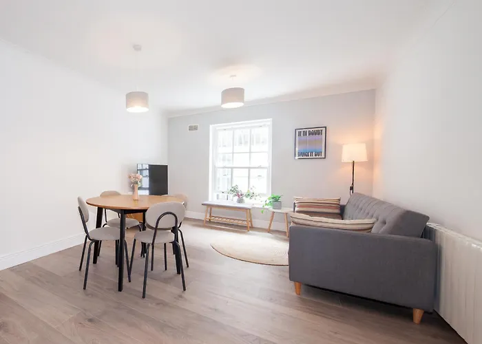 Beautiful 2 Bedroom Close To Centre * Dublín