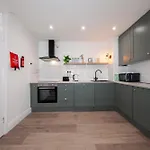 Apartment Beautiful 2 Bedroom Close To Centre