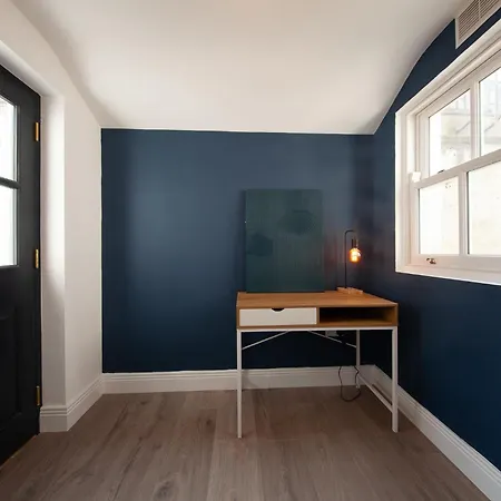 Lägenhet Beautiful 2 Bedroom Close To Centre *