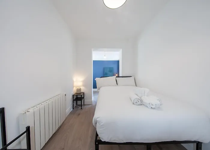 Beautiful 2 Bedroom Close To Centre * Dublin